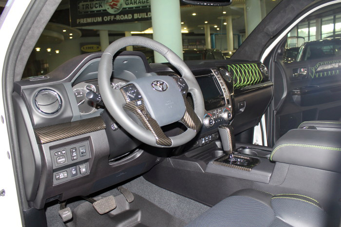 Салон Toyota X-Tundra